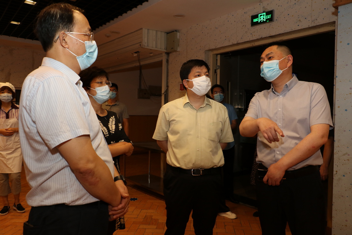 黄浦区副区长王鼐调研格致中学