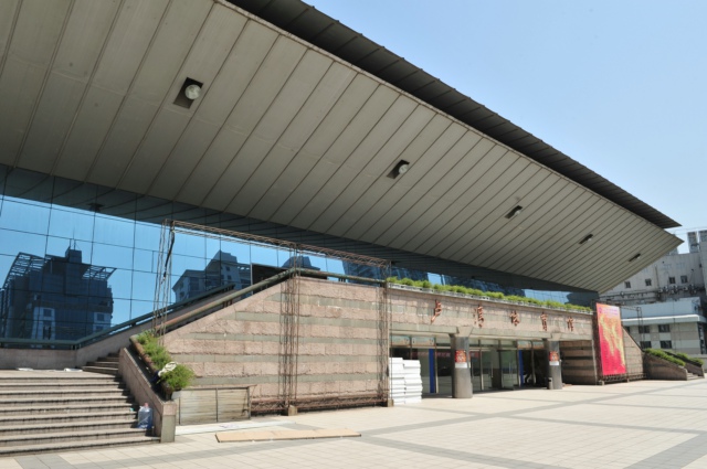 上海市卢湾体育中心简介