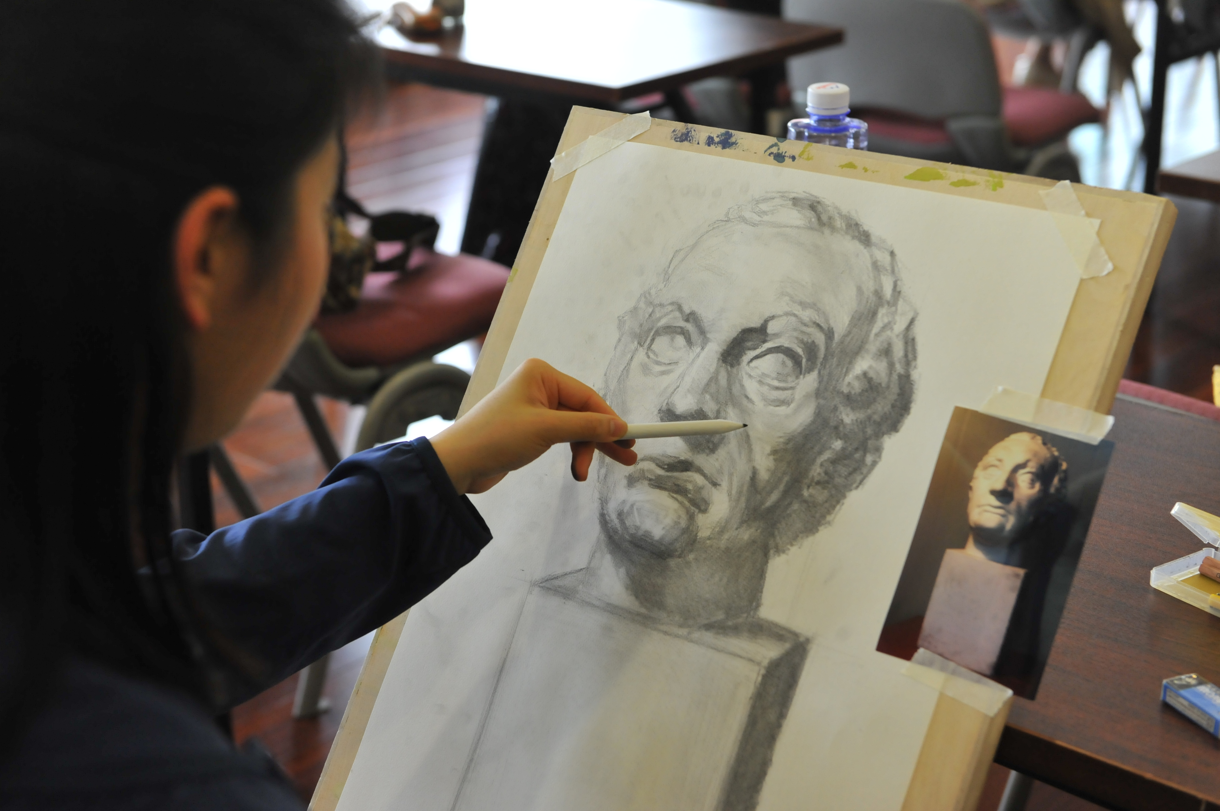 2016年黄浦区学生艺术节学生素描比赛举行